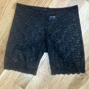 Paramour Black Lace Women's shorts 1X
